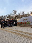 Сотрудники Приморского ТУ Росрыболовства возложили цветы к Вечному огню